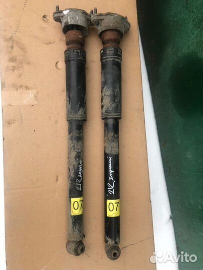 Задний амортизатор левый и правый Mercedes E-Class