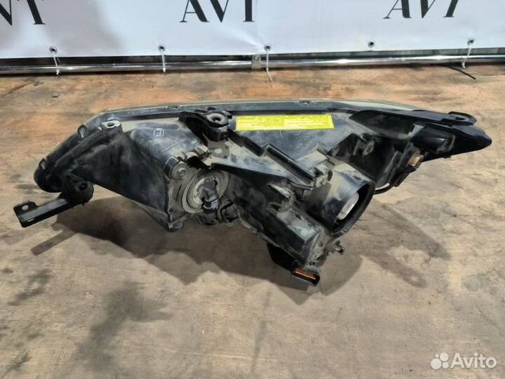 Фара ксеноновая Mitsubishi Outlander XL, передняя