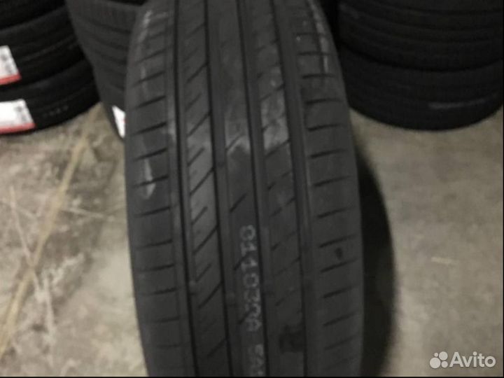 Westlake ZuperAce Z-007 245/40 R20 99W