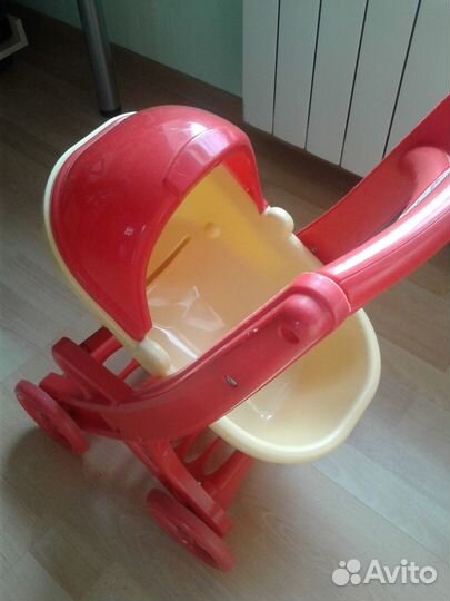 Коляска кукольная