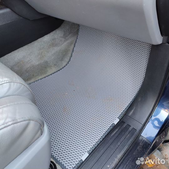 Передние EVA коврики на Toyota Sequoia