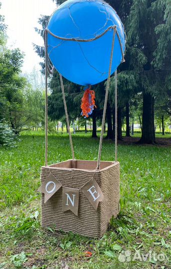 Воздушный шар с корзиной
