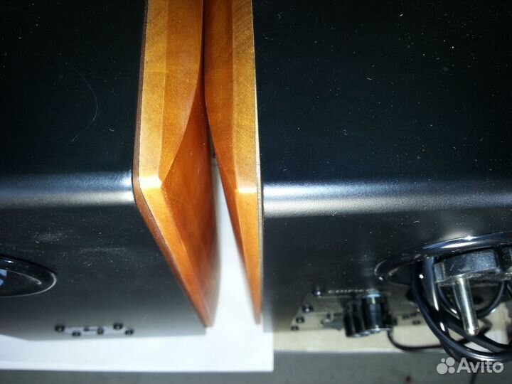 Edifier S2000PRO с дефектом корпуса