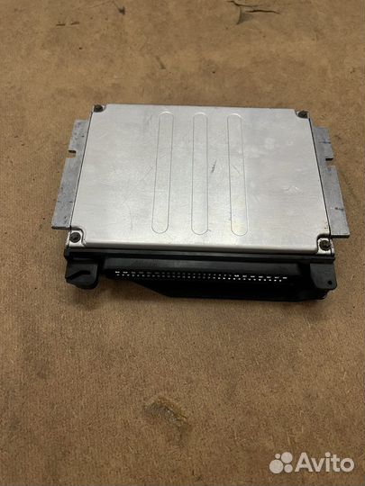 Блок управления двигателем BMW E39 1437563