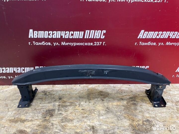 Усилитель бампера передний Volkswagen Polo