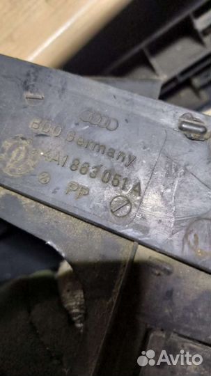Левый воздуховод Audi 100C4 4A1863051 4A1863051A