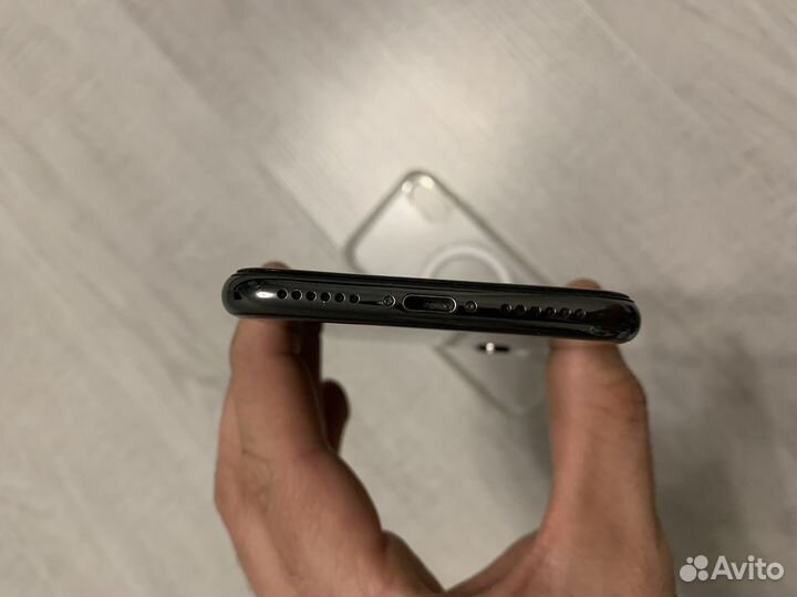 iPhone X, 64 ГБ