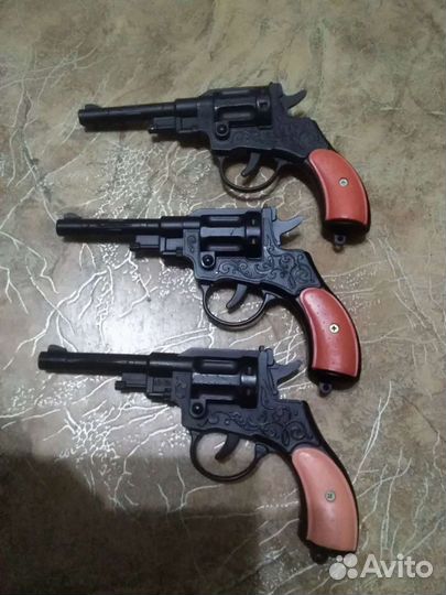 Игрушка времен СССР пистолет револьвер