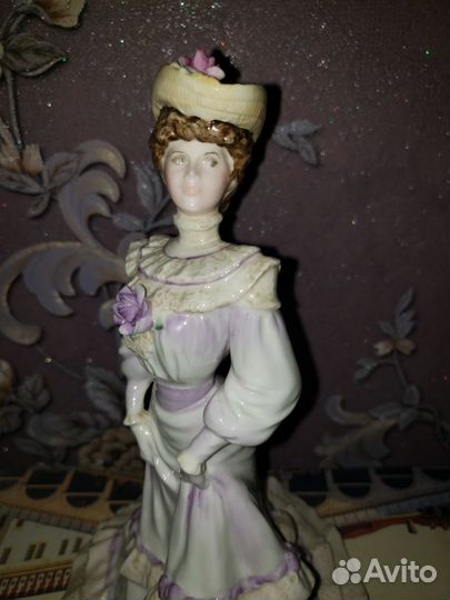 Фарфоровые статуэтки дамы англия