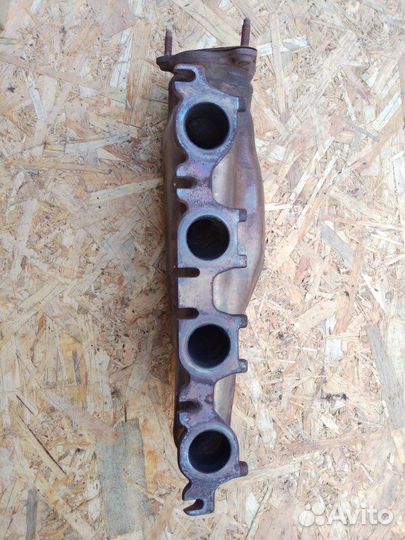 Выпускной коллектор правый Audi A8 D4 long 4.2