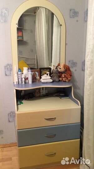 Мебель в комнату (стенка, шкаф, стол, тумба, комод