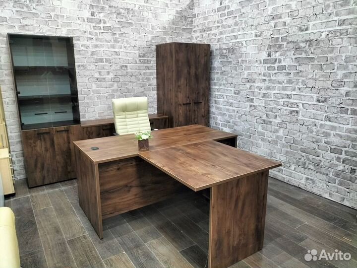 Новый кабинет руководителя, офисная мебель