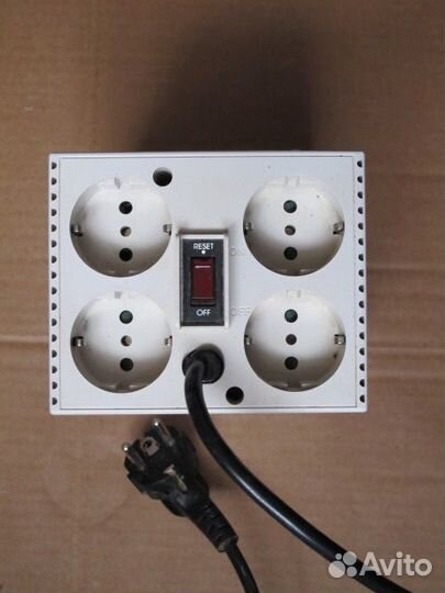 Стабилизатор напряжения