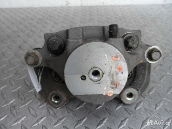 Суппорт передний правый Hyundai Sonata 7 LF