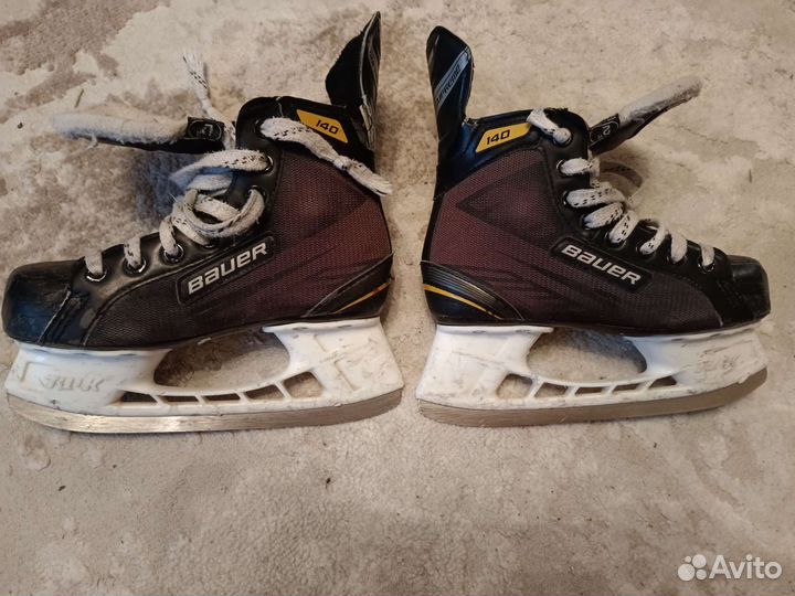 Хоккейные коньки bauer