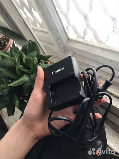 Фотоаппарат canon 1000d