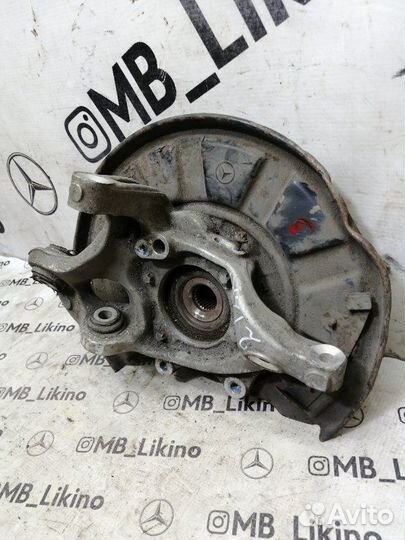 Кулак задний правый Mercdes E-Class W212