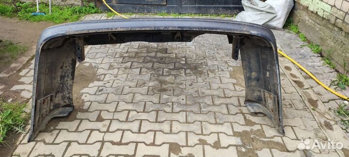 Оригинальный задний бампер Ауди 100С4 седан