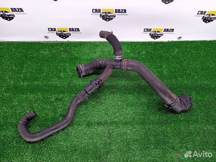 Патрубок системы охлаждения Audi Q3