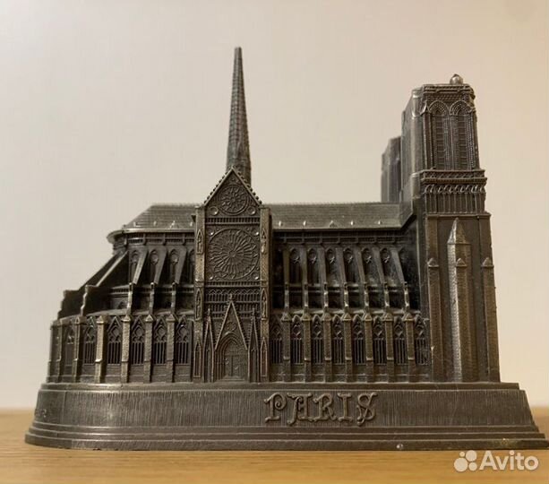Модель Нотр-Дам-де-Пари