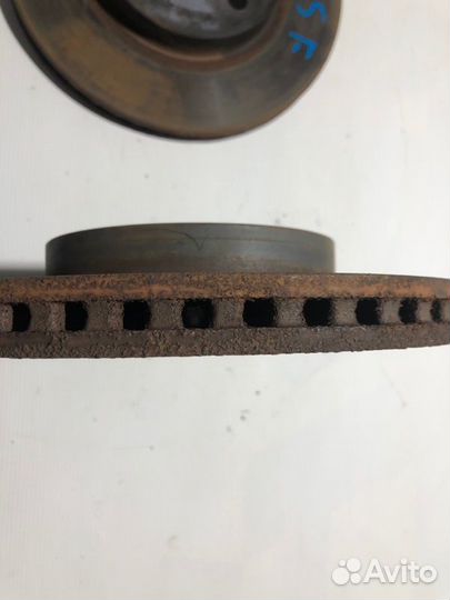 Диск тормозной передний Toyota Vitz NCP95 2nzfe