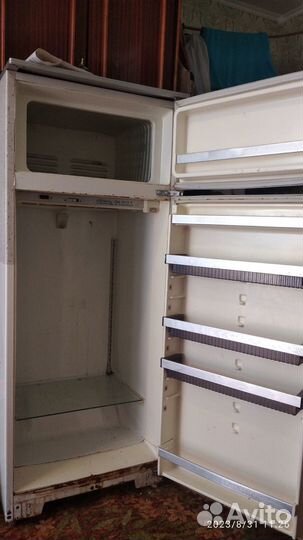 Холодильник бу ока