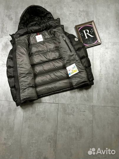 Куртки Moncler плотные