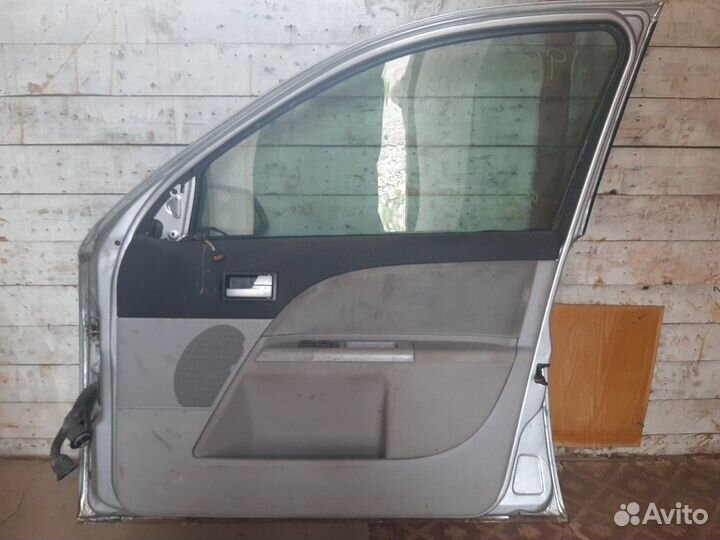 Дверь Ford mondeo