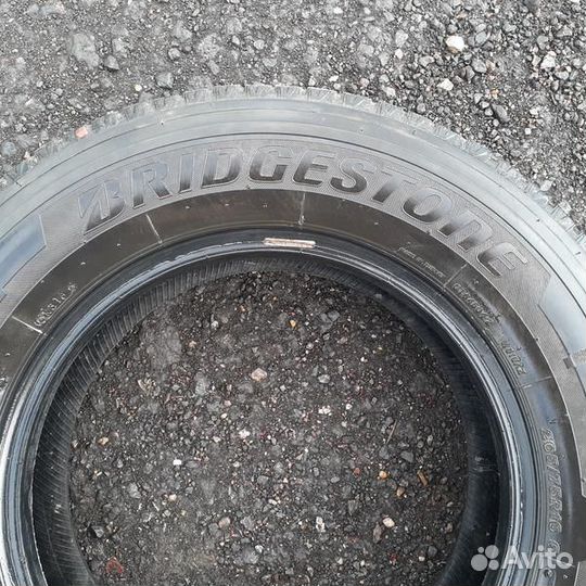 Bridgestone Blizzak W810 205/75 R16
