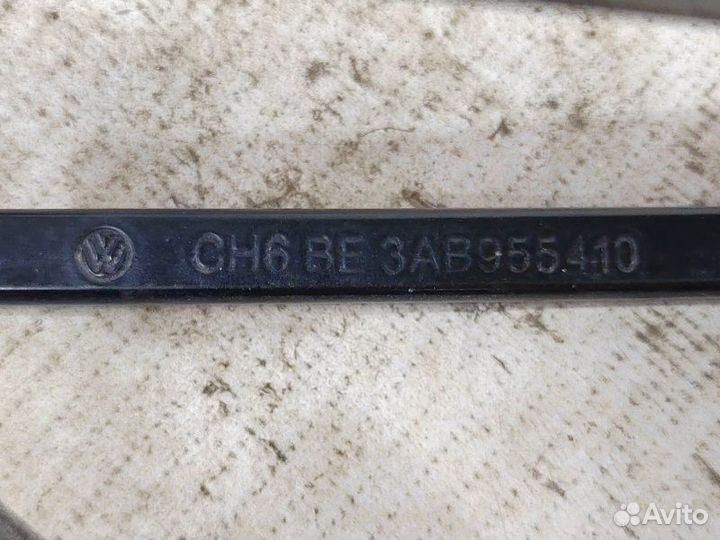 Поводок стеклоочистителя правый Volkswagen Passat
