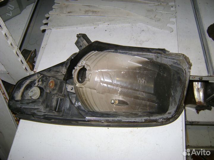 Фара передняя правая Toyota Rav 4 Тойота Рав 4