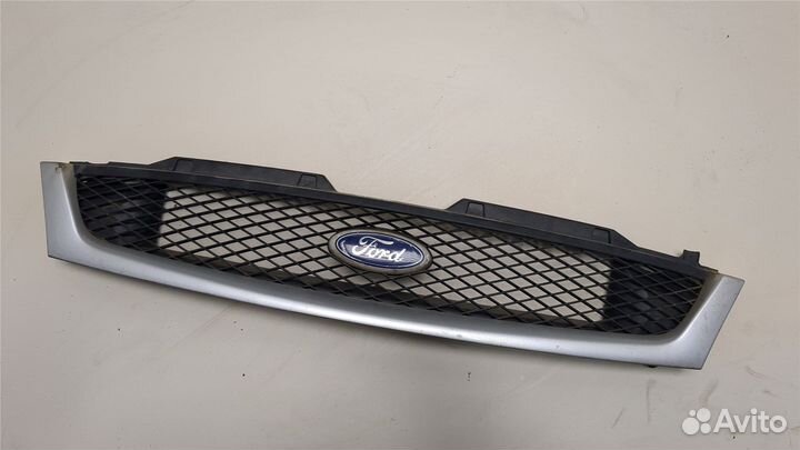 Решетка радиатора Ford Fiesta, 2000