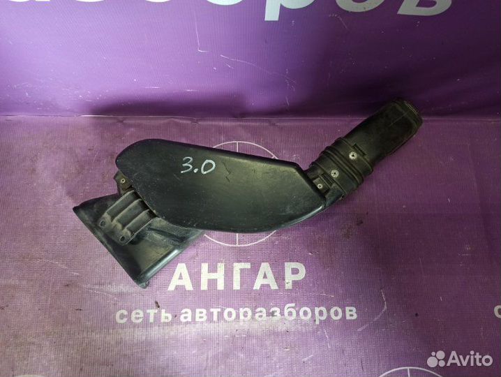 Воздухозаборник Mitsubishi Outlander Xl