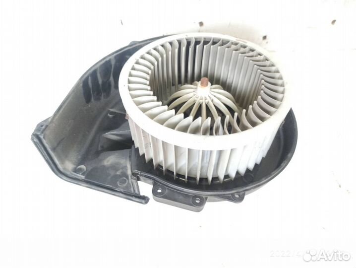 Моторчик отопителя VW polo sedan 10- skoda fabia