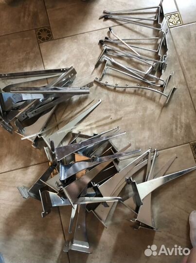 Кронштейн для полок