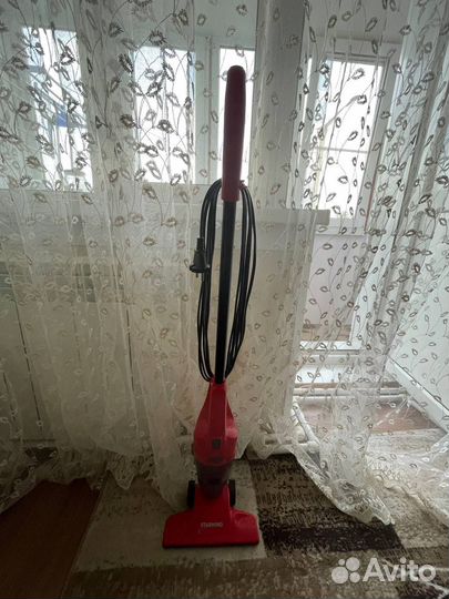 Пылесос вертикальный