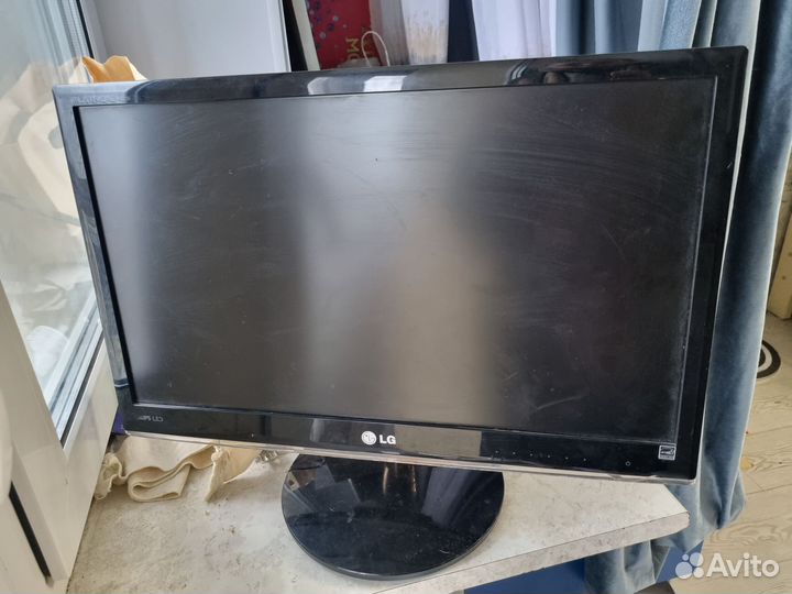 Монитор LG 24