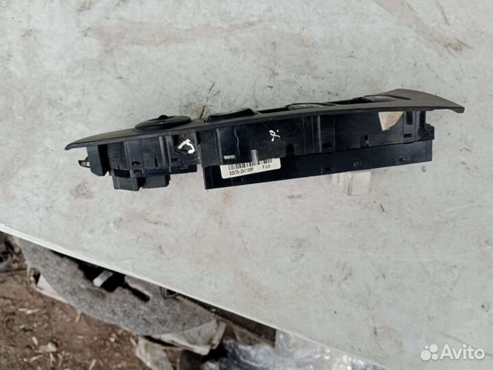 Кнопка стеклоподъёмника hyundai elantra HD