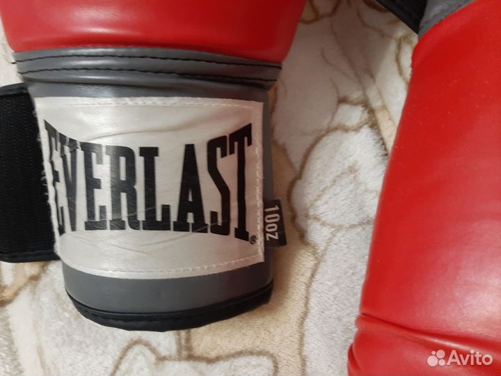 Боксерские перчатки 10 oz