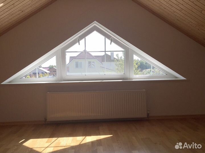 Треугольное окно