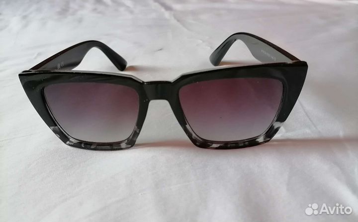 Солнцезащитные очки разные