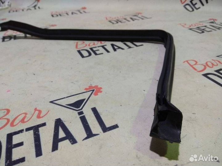 Уплотнитель капота правый BMW 5-серия E39 1995-20