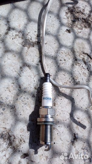Продаю свечи зажигания SK20R11 iridium (комплект)