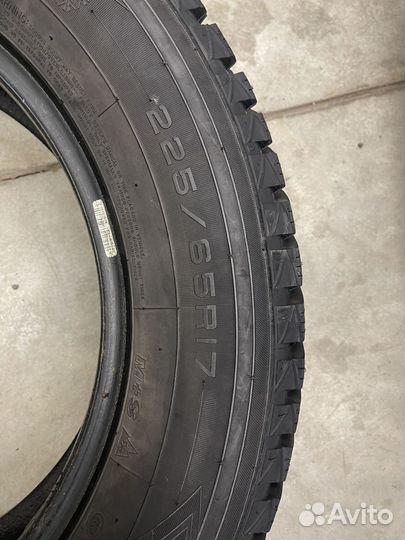 Maxxis Premitra Ice Nord NP5 225/65 R17
