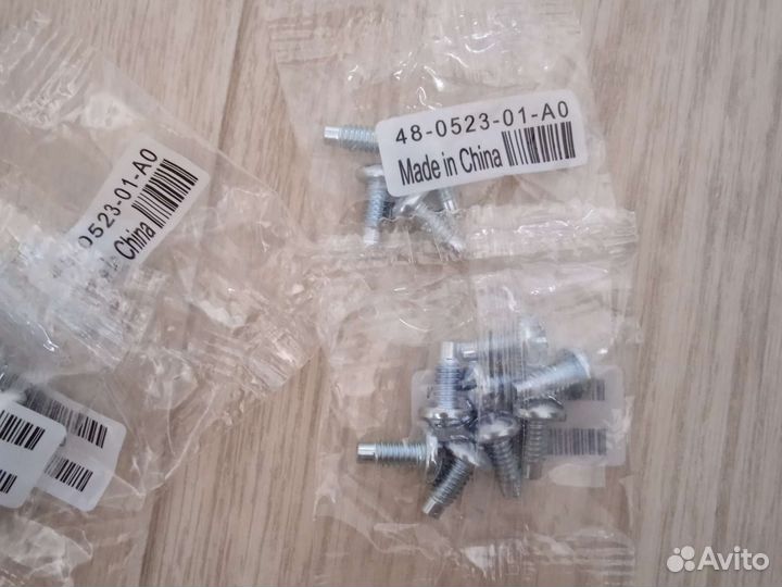 Винты для электроники