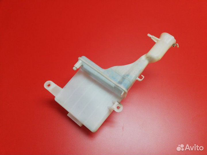 Бачок омывателя Toyota Vitz SCP10 1SZ-FE 1999