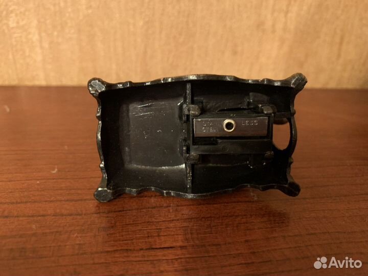 Сувенирная швейная машинка-точилка