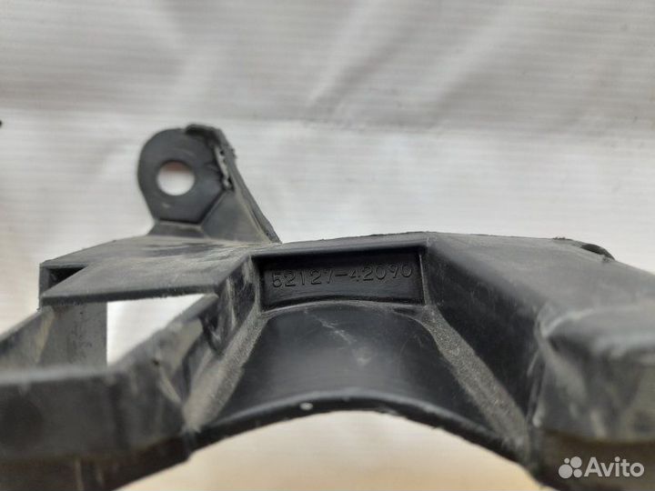 Кронштейн птф правый Toyota Rav4 40