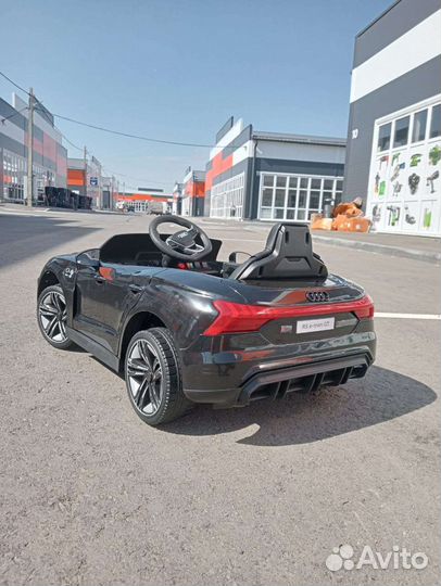 Детский электромобиль Audi rs