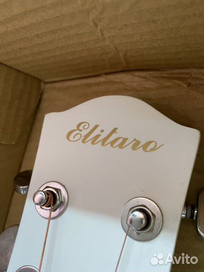 Акустическая гитара